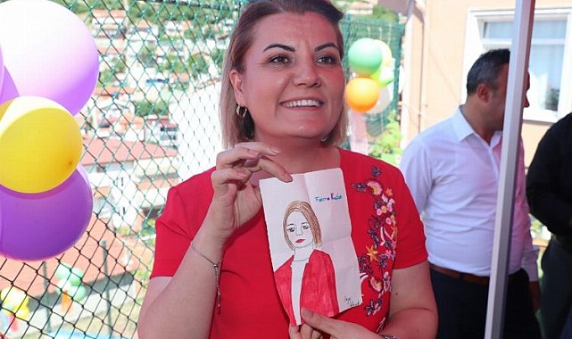 Kocaeli İzmit'te minik Arya'nın resmi duygulandırdı