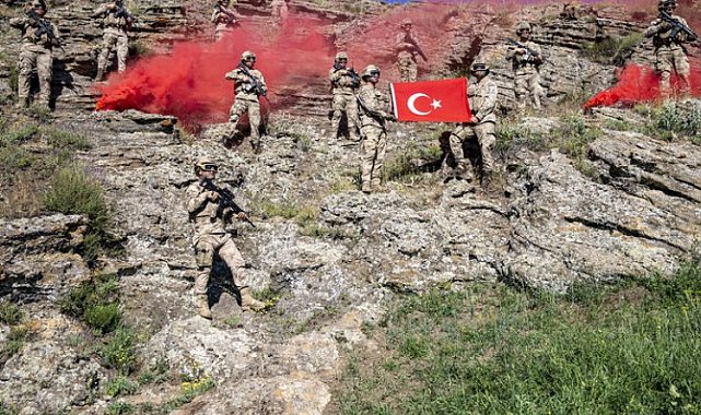 Komandolar dosta güven, düşmana korku veriyor