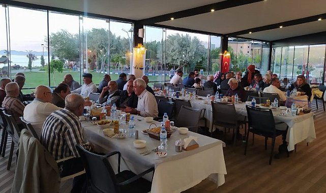 Koruyucu aileler ve emeklilerle biraraya geldi