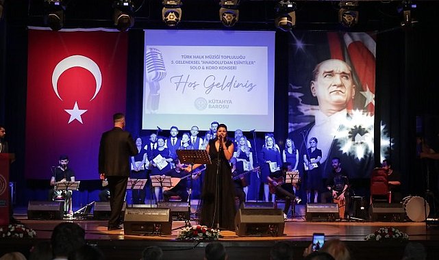 Kütahya'da avukatların sesinden türkü konseri