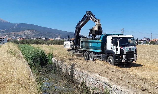 Manisa'da derelerinde temizlik 'Zafer'i