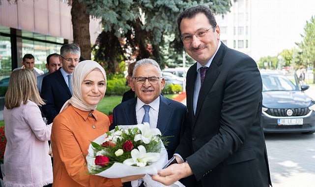 Memduh Büyükılıç'a 'frekans' övgüsü
