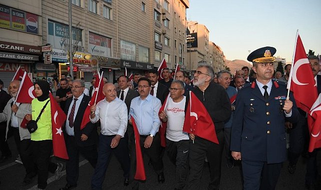 Memduh Büyükkılıç'tan '15 Temmuz' mesajı