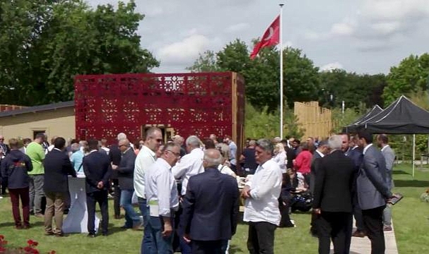 Türk Bayrağı Motifli 'Türkiye Köşkü' Açıldı