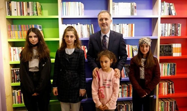 Bursa İnegöl'de 'nöbetçi kitaphaneler' ilgi görüyor