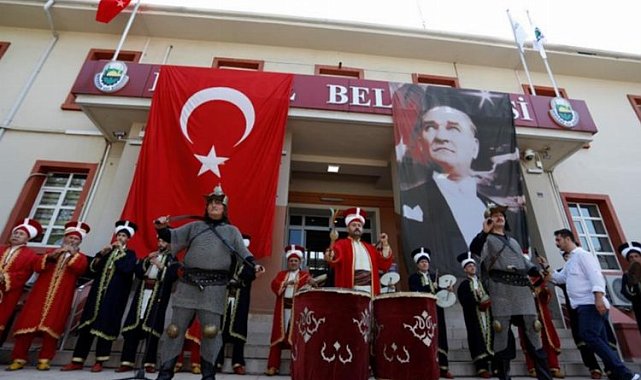 Bursa İnegöl'de Zafer Bayramı coşkusu