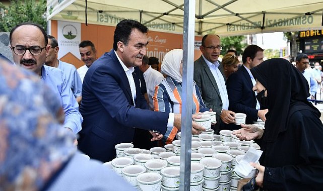 Bursa Osmangazi'de aşure bereketi paylaşıldı