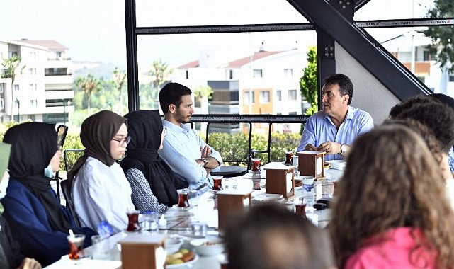 Bursa'da Osmangazi'nin kütüphaneleri ile üniversiteyi kazandılar