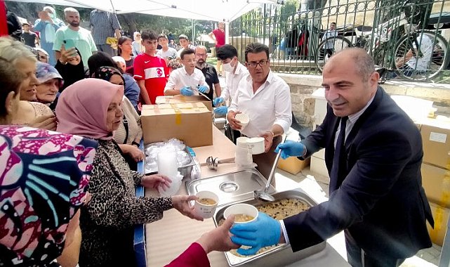 Bursa'nın 6 noktada 10 bin aşure dağıtıldı