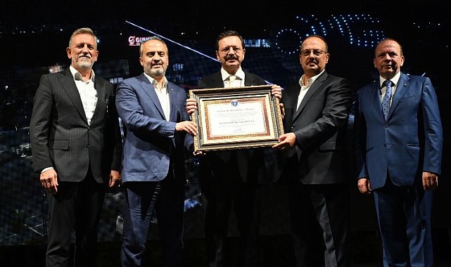 Hisarcıklıoğlu'na Bursa'dan 'hizmet nişanı'