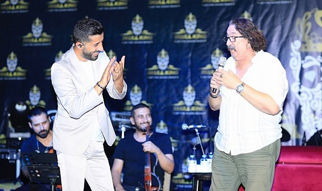 İki günlük tatilde iki şarkılık sürpriz