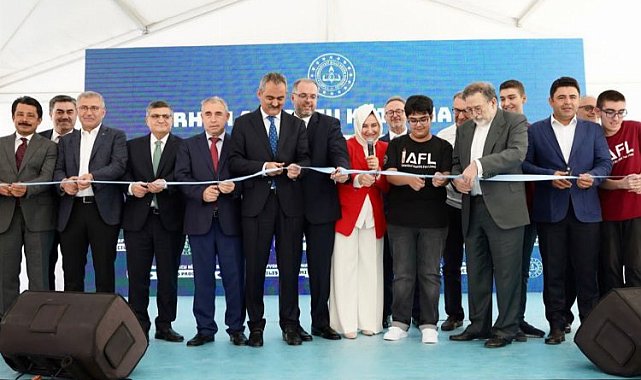 İstanbul'da tarihçi Erhan Afyoncu Kütüphanesi açıldı