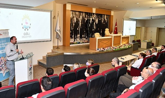 İzmir Çiğli 'katılımcı demokrasi' için eyleme geçti