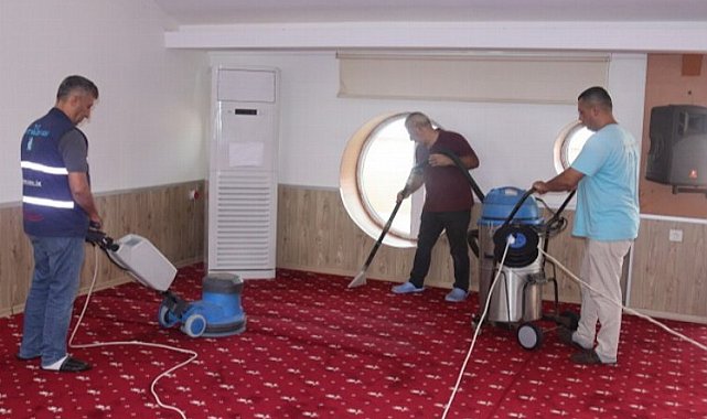 Kocaeli İzmit'te ibadethaneler temizleniyor
