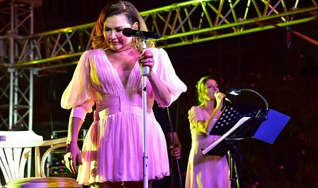 Manisa Demirci'de Kutsi ve Deniz Seki konseri