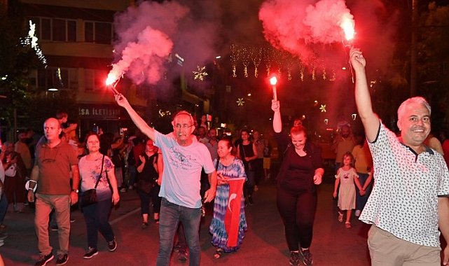 Manisa'da yer gök kırmızı-beyaz