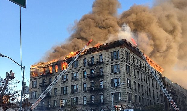 New York'ta Yangın: 1 Ölü  2 Yaralı