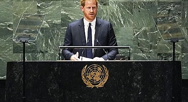 Prens Harry'nin İç Çamaşırı Striptizciden  Açık Artırmada