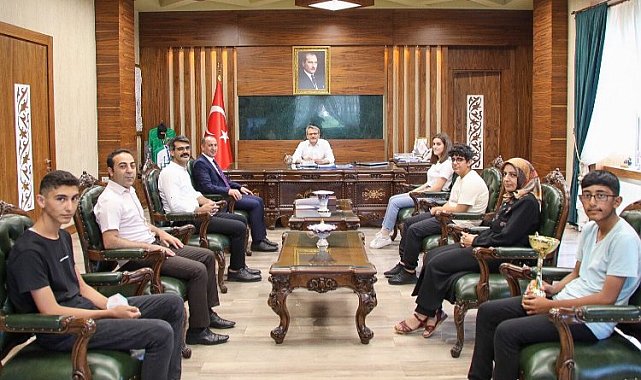 Vali Ekinci Bingöl'ün birincilerini ağırladı