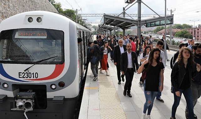 3 büyükşehirde raylı sistemden milyar yolcu yararlandı