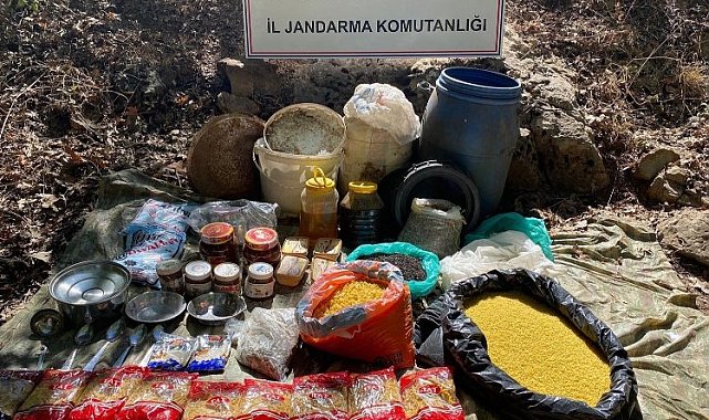 Adıyaman'da 2017 yılında terör örgütlerince kullanılan yaşam malzemesi toprağa gömülü ele geçirildi