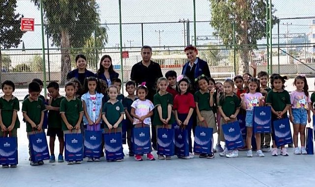Antalya Kumluca'da 1. sınıflara kırtasiye desteği