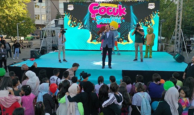Başkan Altay Çocuk Günleri'nde çocuklarla buluştu