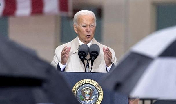 Biden, ABD’deki Havalimanlarını Eleştirdi