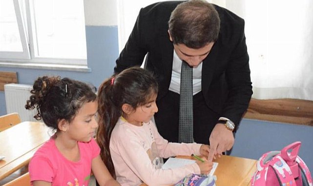 Bingöl Yedisu'da 431 öğrenciye kırtasiye seti