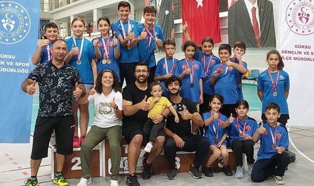 Bursa Büyükşehir Belediyesporlu badmintonculardan 4 madalya