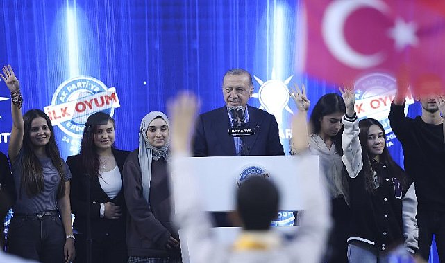 Cumhurbaşkanı Erdoğan 'ilk oyum' buluşmasında gençlere seslendi