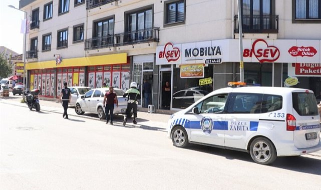 Düzce'de park yasağı ihlallerine zabıta müdahalesi