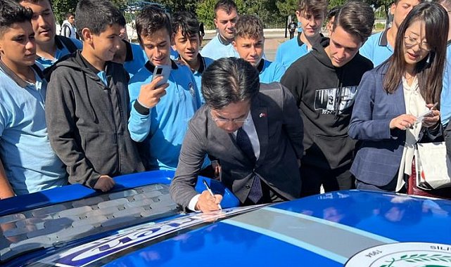 İstanbul Silivri'de liselilerin ürettiği elektrikli otomobile Japon imzası