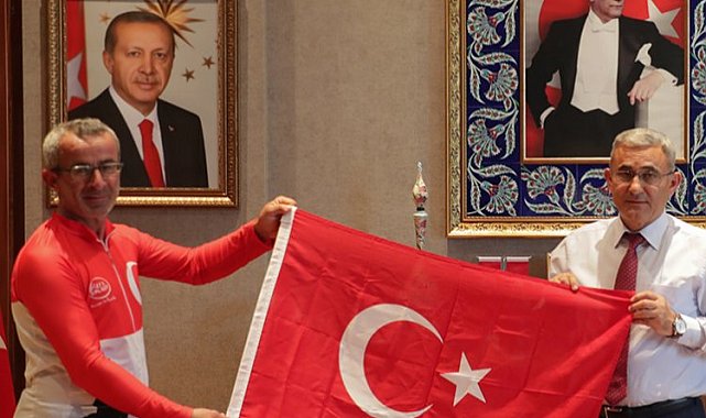 İzmir'den pedalları 'şehitlere vefa' için çevirdi