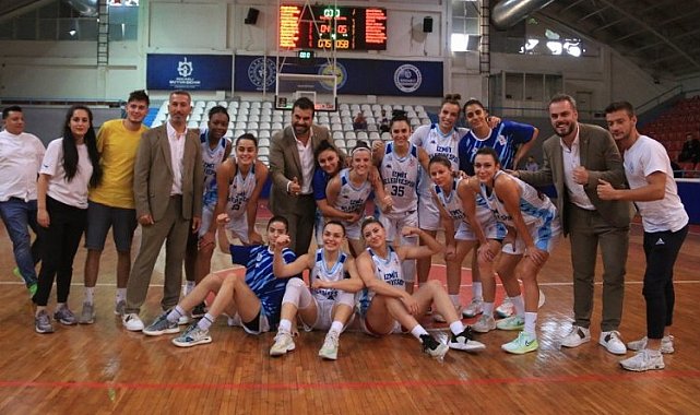 İzmitli perilerden sezona galibiyetli başlangıç