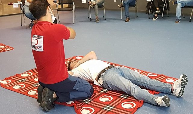 Kızılay ilk yardım kahramanları yetiştiriyor