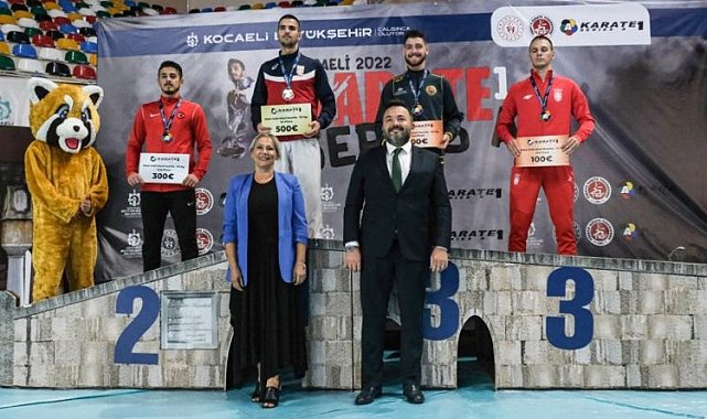 Kocaeli'de şampiyonlar madalyalarını aldı