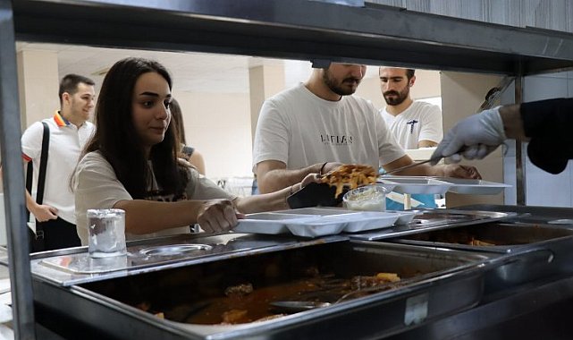 Kocaeli'de üniversiteliler 'Anne Eli' ile yemek hasreti çekmiyor