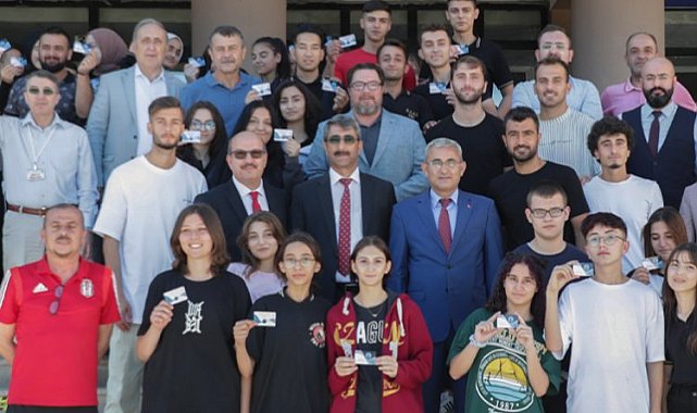 Kütahya'da liseli gençlere 'ücretsiz kombine' jesti