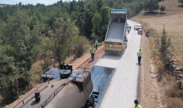 Manisa Turgutlu'da 20 kilometrelik grup yoluna asfalt