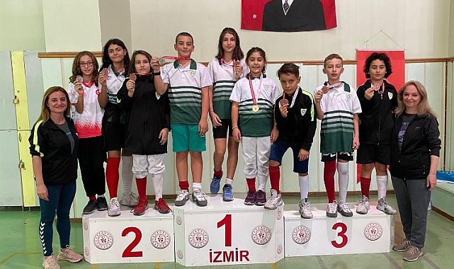 Manisalı eskrimcilerden 16 madalya