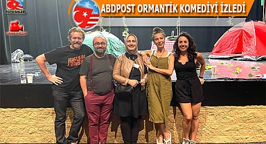 Ormantik Komedi Chicago'da Sahne Aldı