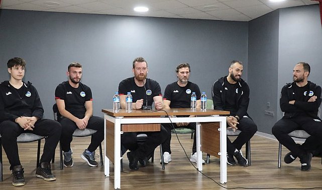 Sakarya'nın hentbol takımına coşkulu karşılama
