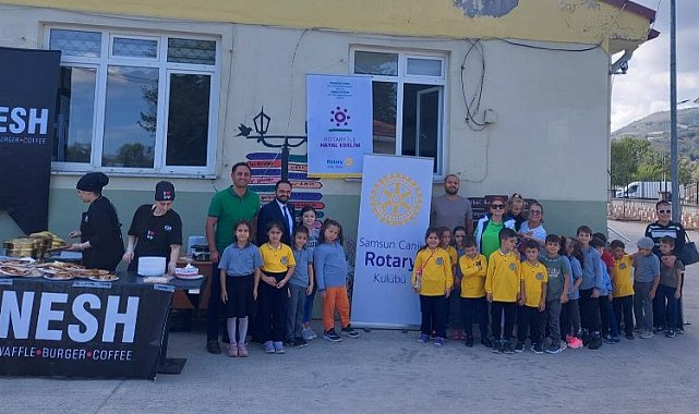 Samsun'da Rotary'den öğrencilere 'Waffle' keyfi