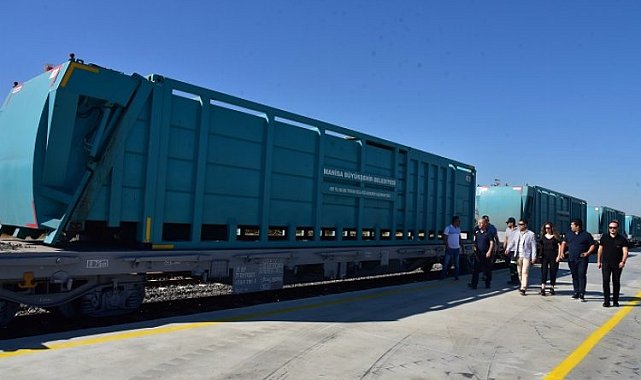Türkiye'de ilk... Manisa'da evsel atıkları taşıyacak tren deneme seferinde