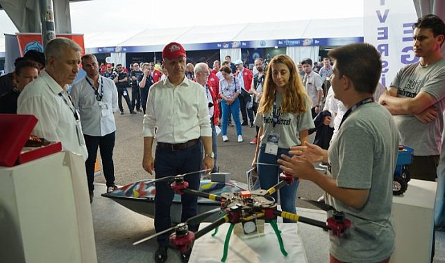 YÖK Başkanı'ndan Ege Üniversitesi standına ziyaret