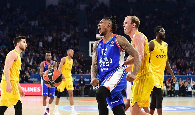 Anadolu Efes Panzer'i yıktı