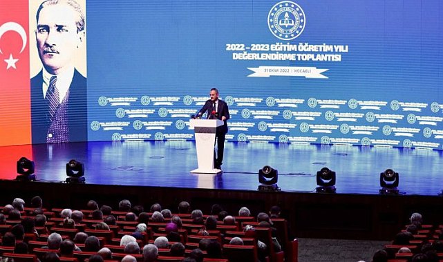 Bakan Özer Kocaeli'de okul yöneticileriyle buluştu