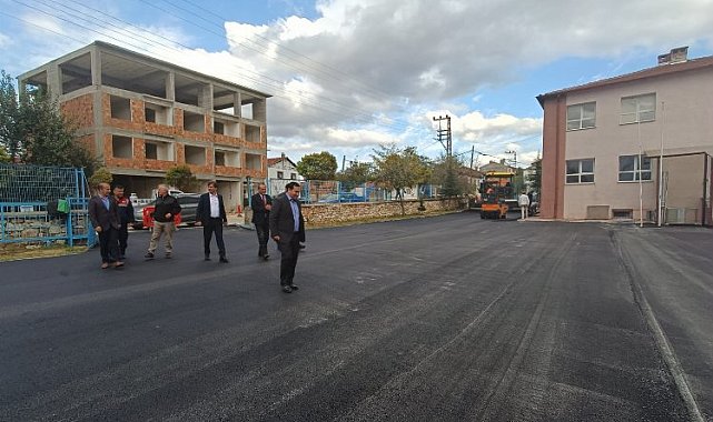Bilecik Pazaryeri'nde okul bahçelerine asfaltlama