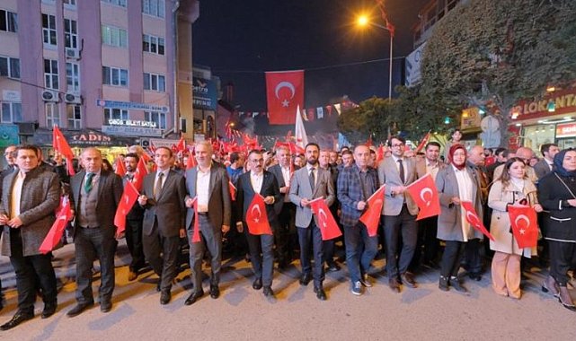 Bursa İnegöl'de coşku dolu Cumhuriyet korteji
